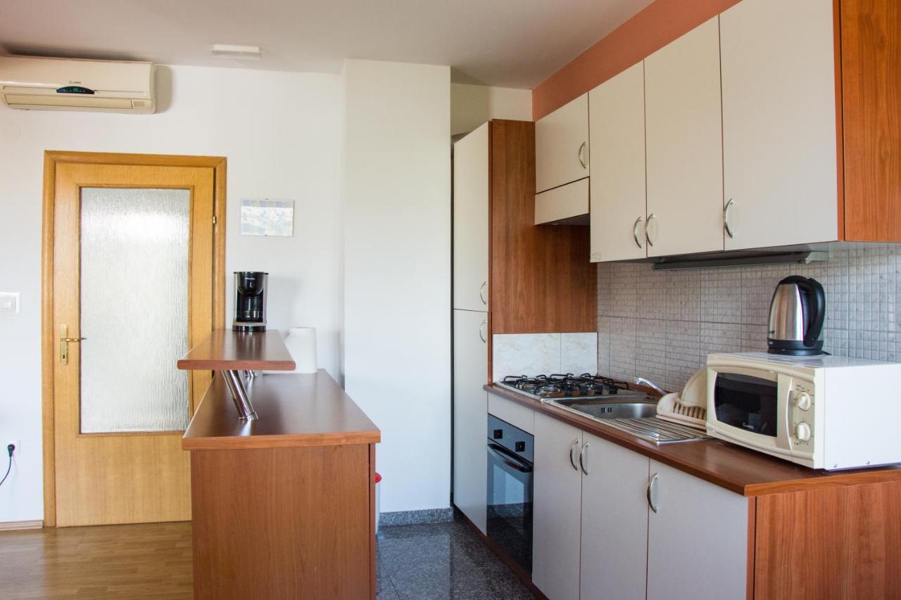 Apartments Sv. Jelena 2 パグ エクステリア 写真